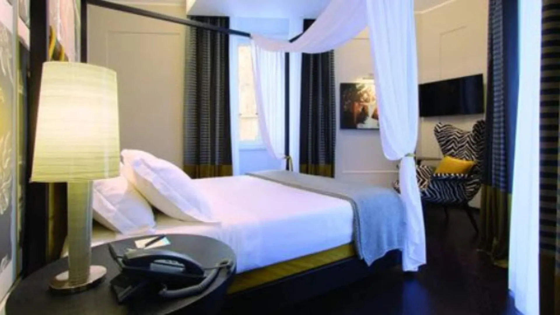 **** Hotel Stendhal Luxury Suites Rzym Włochy